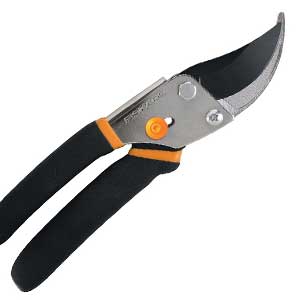 9. Fiskars Traditional
